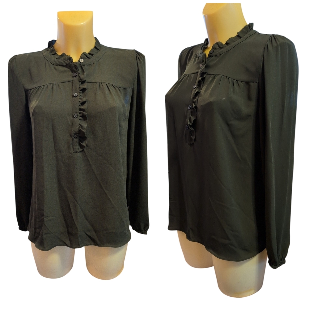 🌹3/15🌹LOFT Semi Sheer Forrest Green Partial Button Up Blouse